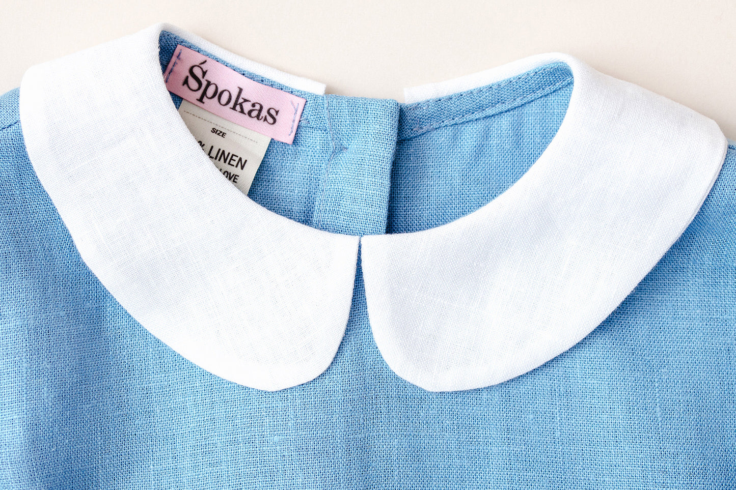 Bliuskutė su apykakle