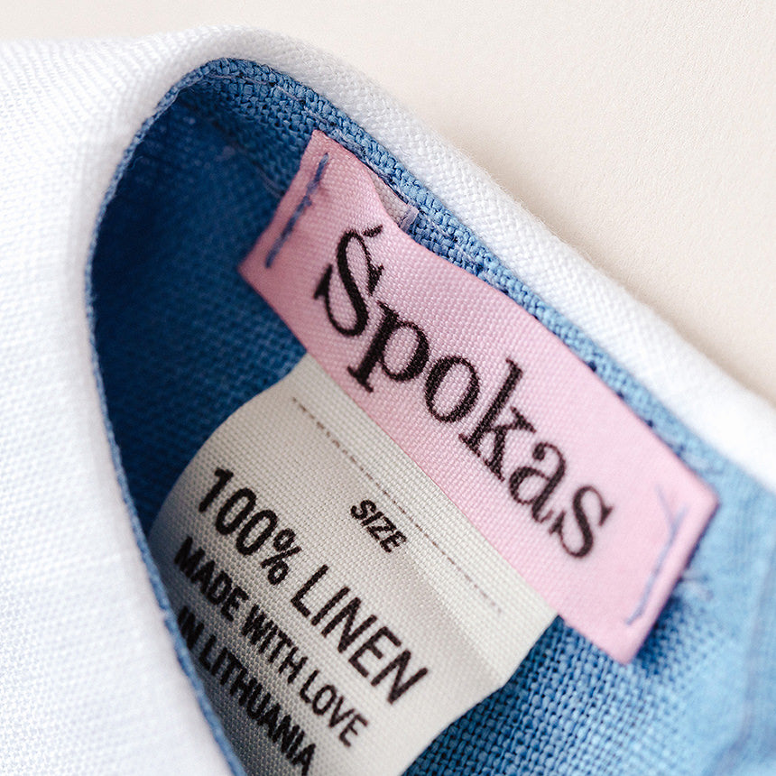 Bliuskutė su apykakle