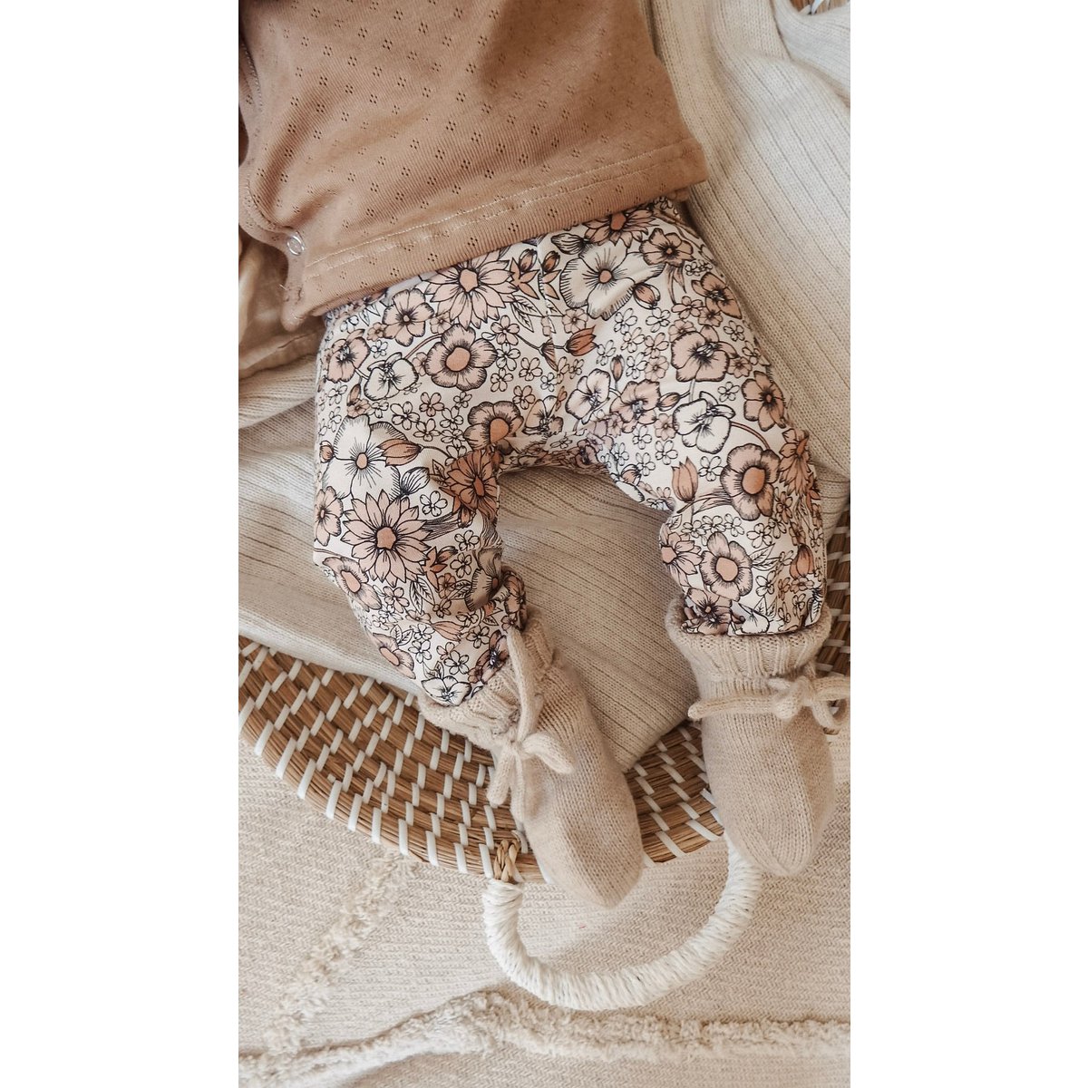 Pants | Beige combination flower
