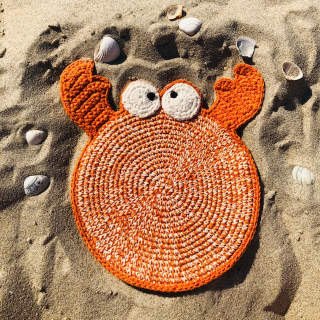 crab flat cuddle cloth with sound - organic cotton - hand crochet in Nepal